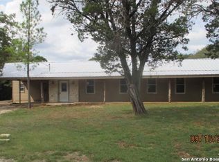 586 Redbud Ln, Pipe Creek, TX 78063