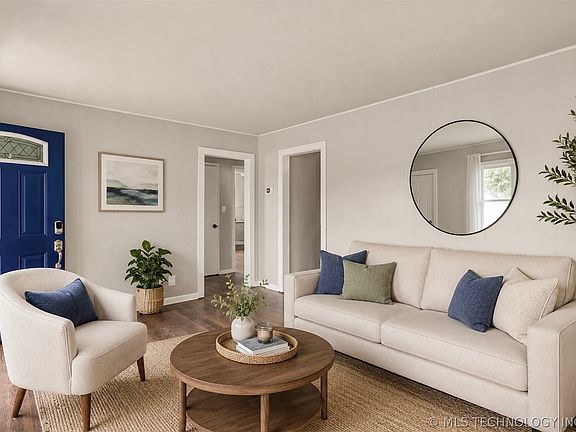 4th image of 605 W Walnut St