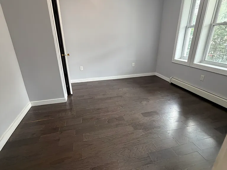 29 Bartholdi Ave #1A — Photo 5