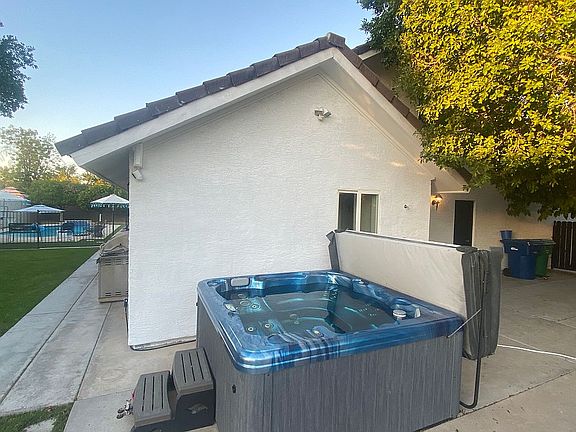 2nd image of 3701 E Downing Cir