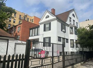 3071 29th St, Astoria, NY 11102