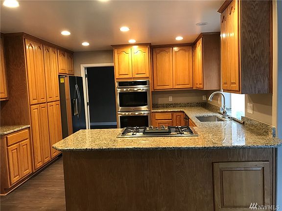 3rd image of 29223 3rd Ave NE