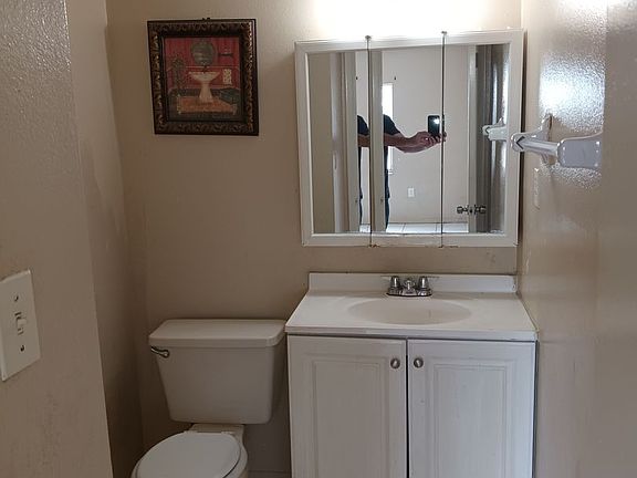 5th image of 1404 Holden Ave APT D