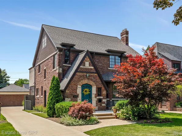 713 University Pl, Grosse Pointe, MI 48230