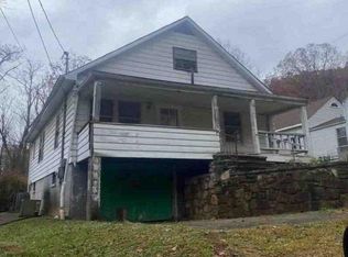 725 Forbes Dr, Charleston, WV 25313