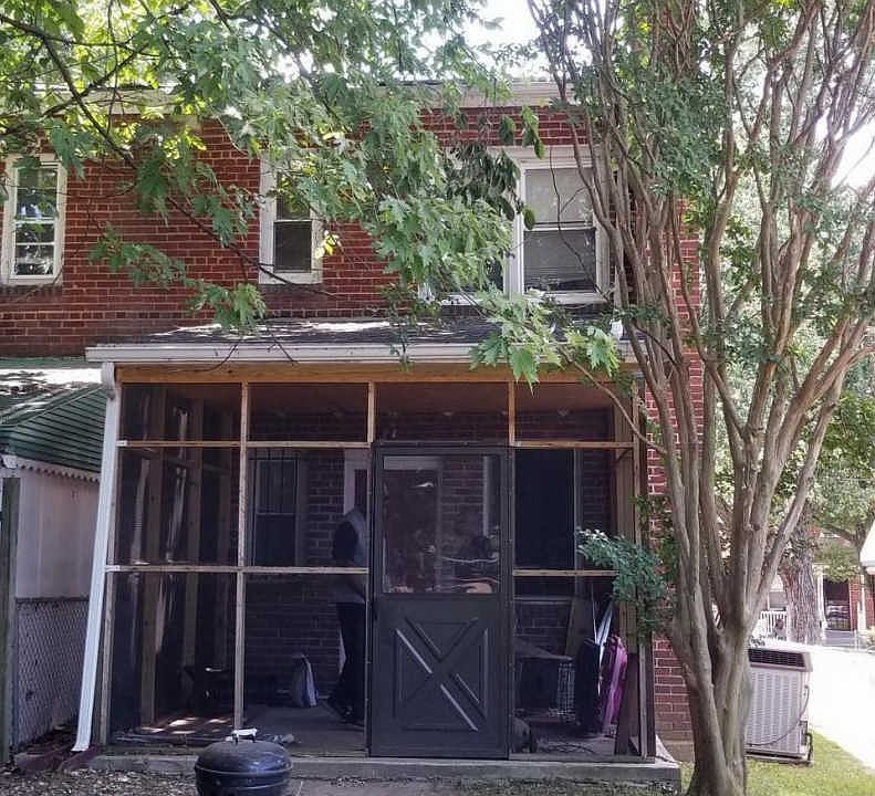 2nd image of 1189 46th Pl SE