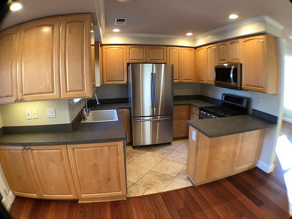 2nd image of 1048 Thornton Way