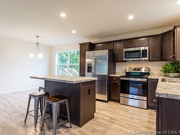 4th image of 417 S Highland Drive