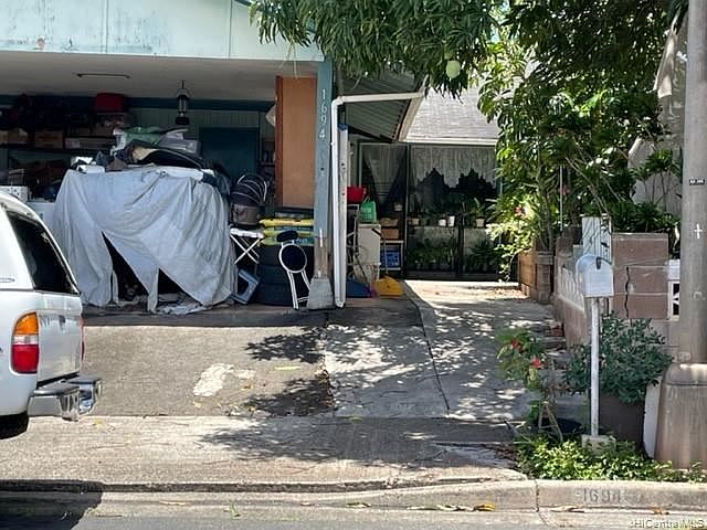 2nd image of 1694 Palamoi St