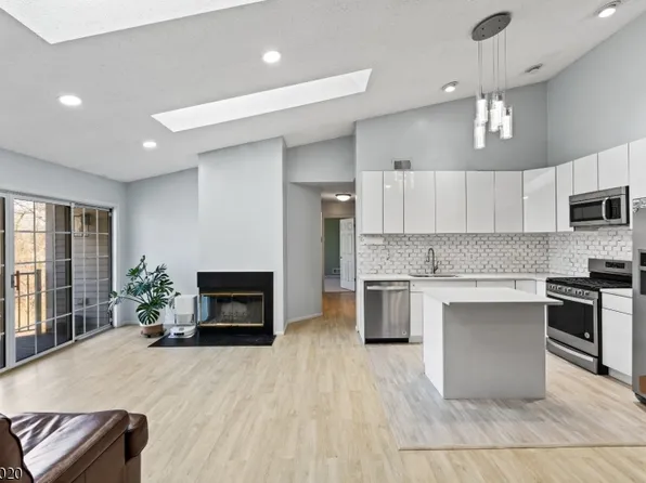 25 Chelsea Ct #25, Franklin Twp., NJ 08823