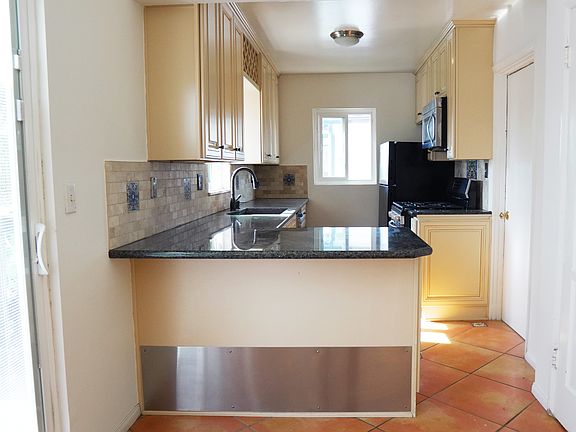 4th image of 4635 Virginia Ave