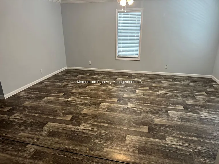 2452 Ayerswood Dr — Photo 5