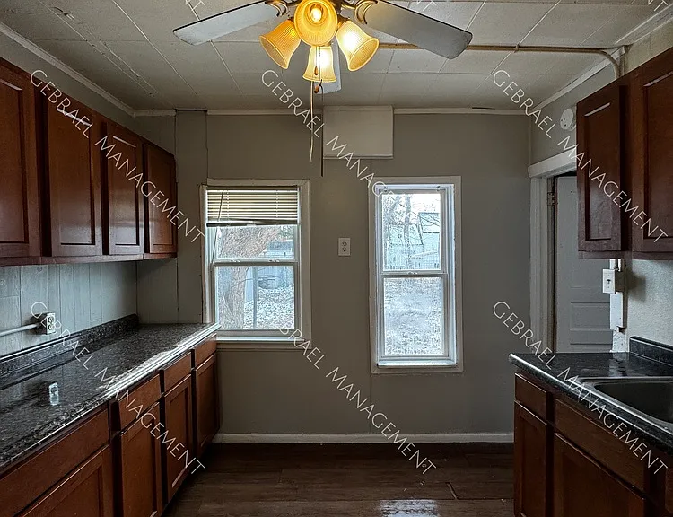 217 Vermont St — Photo 5