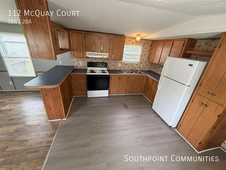 3 bed, 924 sqft, $975 — Photo 3