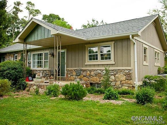 1st image of 18 Moffitt Hill Dr