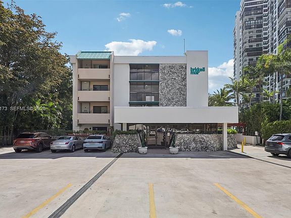 3rd image of 2201 Brickell Ave APT 77