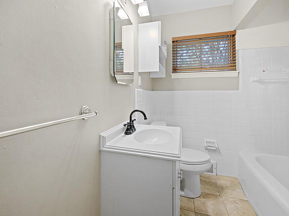 3rd image of 3008 Garden Ave