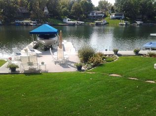 6131 NE Lakeshore Dr, Brooklyn, IA 52211