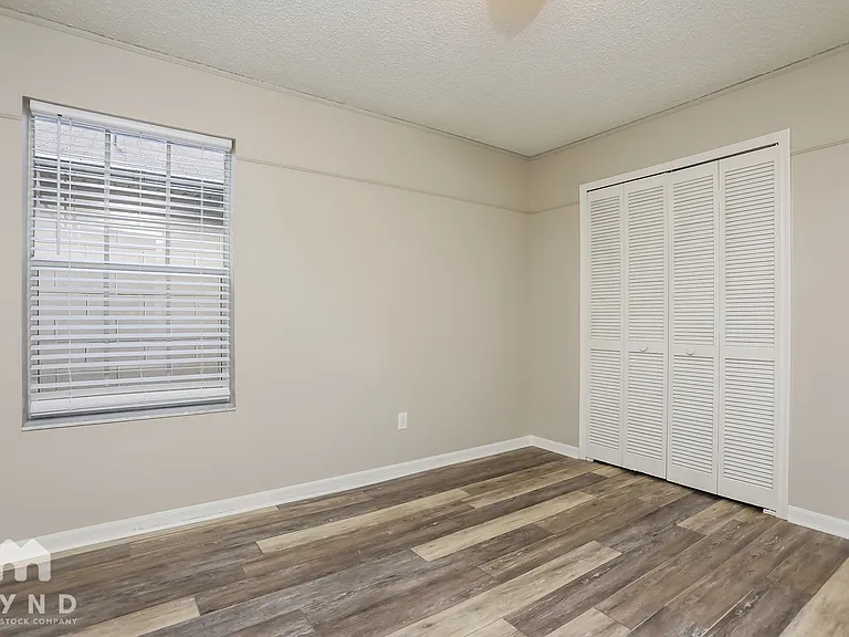1729 Chatham Cir — Photo 12