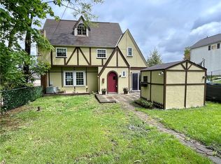 210 Lowell St, Vandergrift, PA