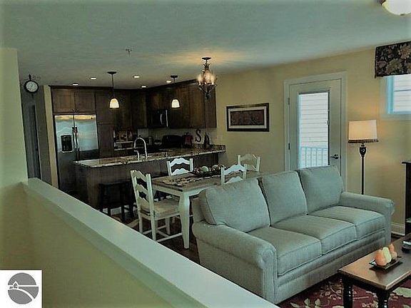 4th image of 151 Railroad Ave #13