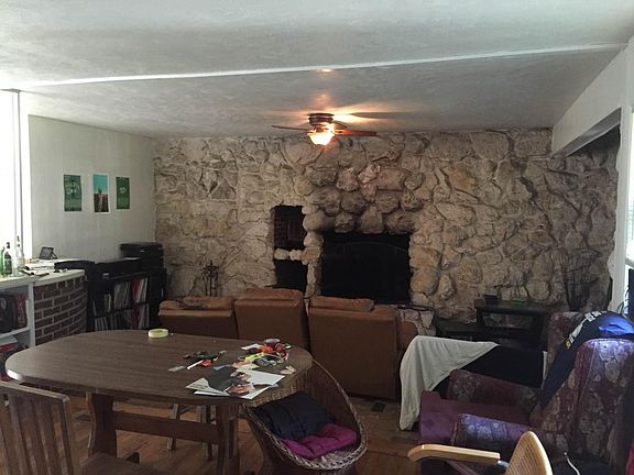 3rd image of 327 Meadowbrook Ln
