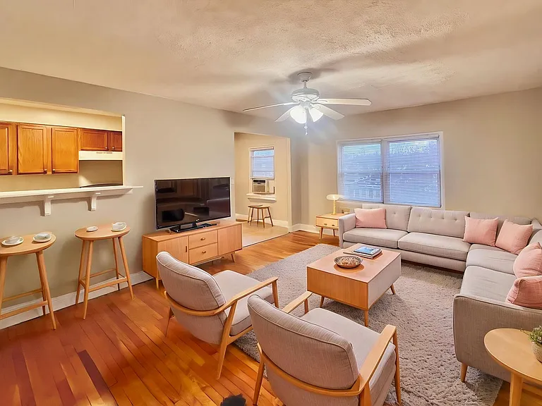 220 Allison St NW — Photo 2