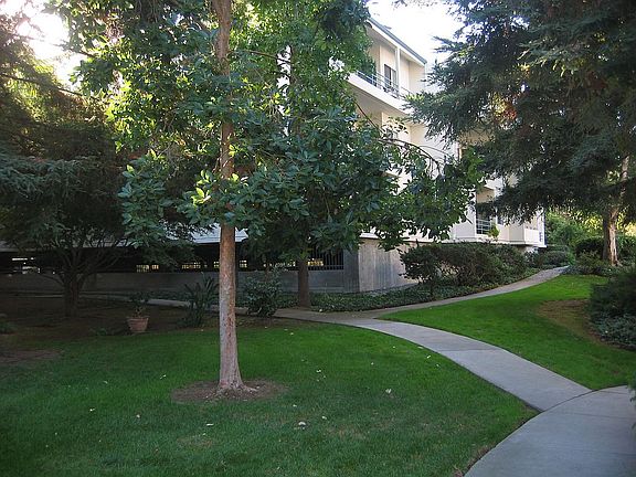 4th image of 4685 Albany Cir APT 102