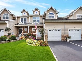 7 Terrace Ln #7, Patchogue, NY 11772