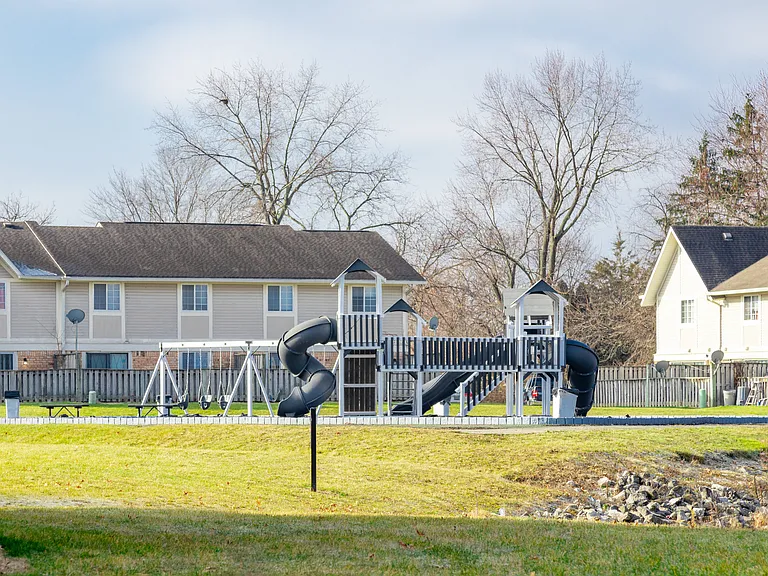 Country Lake Townhomes — Photo 7