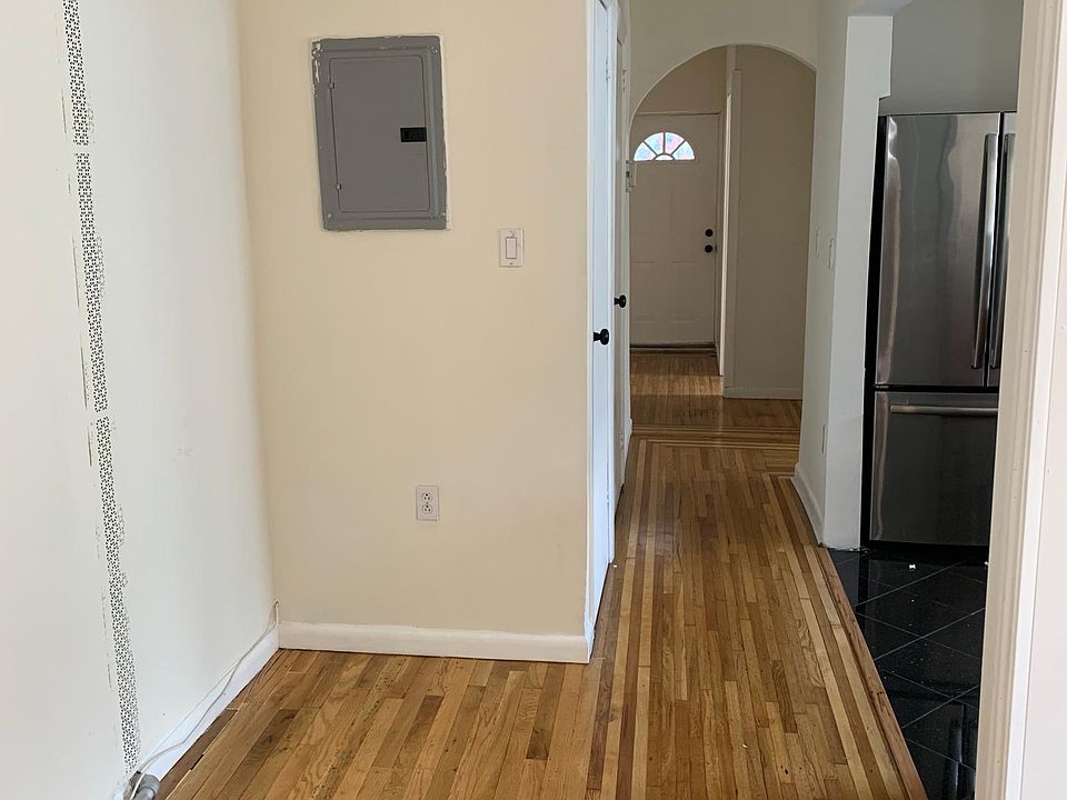 1st image of 2924 Yates Ave #1