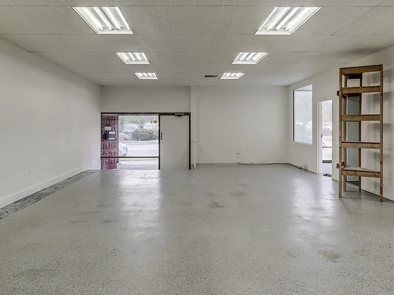 823 W Colton Ave — Photo 5