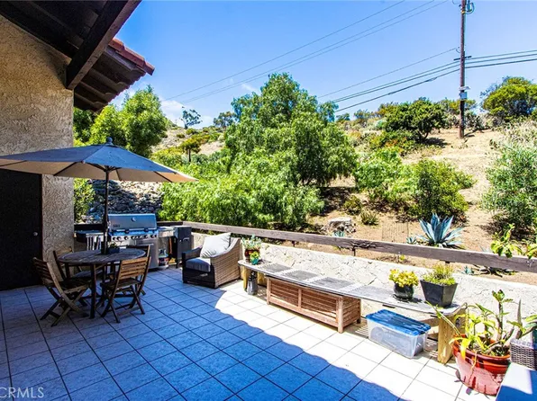 37 Cabrillo Dr, Avalon, CA 90704