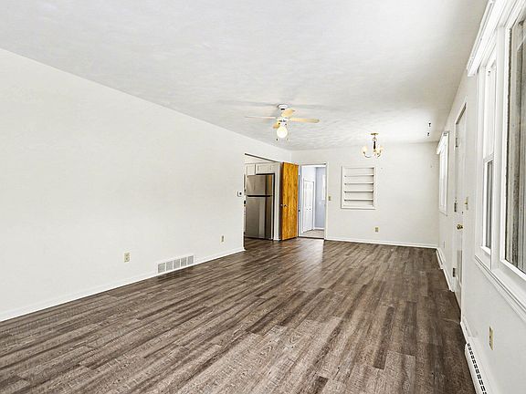 3rd image of 10809 N 12th St