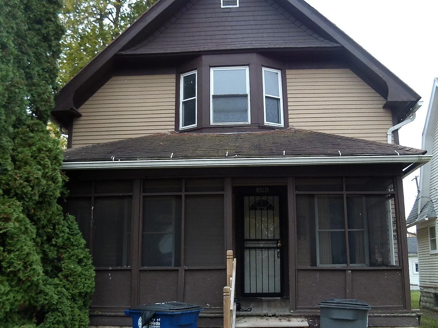 3 bed, 1.0 bath, 1301 sqft, $1,025 — Photo 1