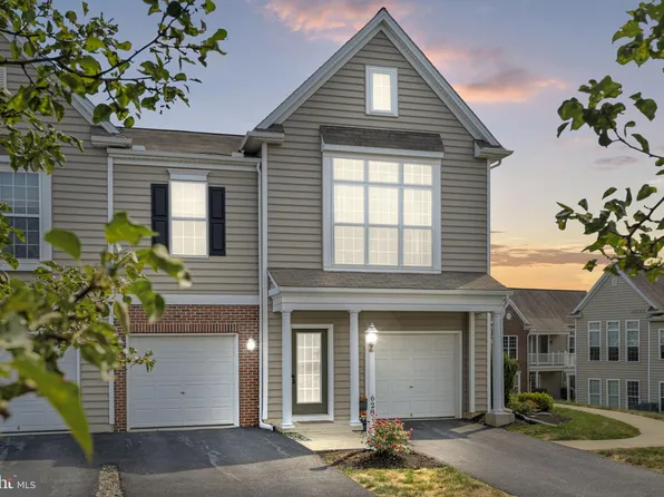 628 Darby Ct, Hummelstown, PA 17036