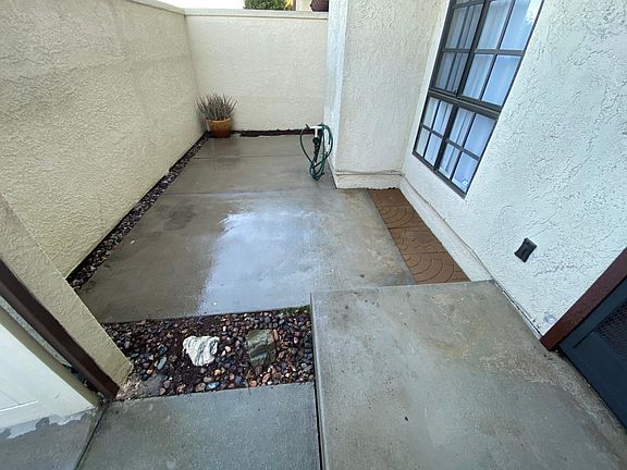 3rd image of 2525 Artesia Blvd