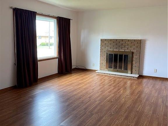 5th image of 3103 Emerson Ave