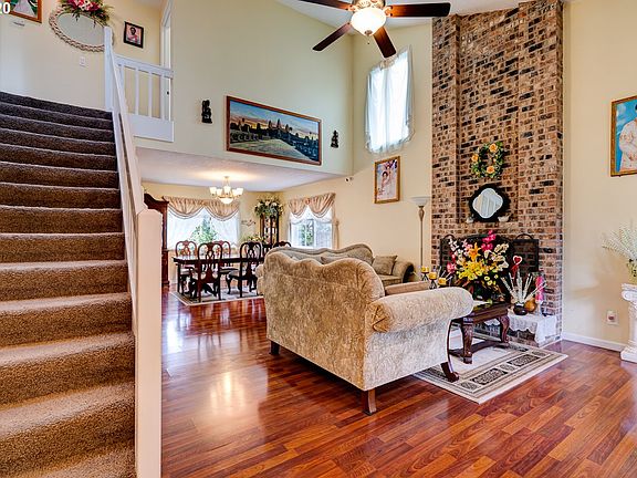 3rd image of 7375 SE Hacienda Ct