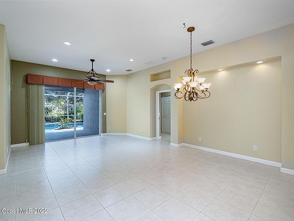 4th image of 360 Gardendale Cir SE