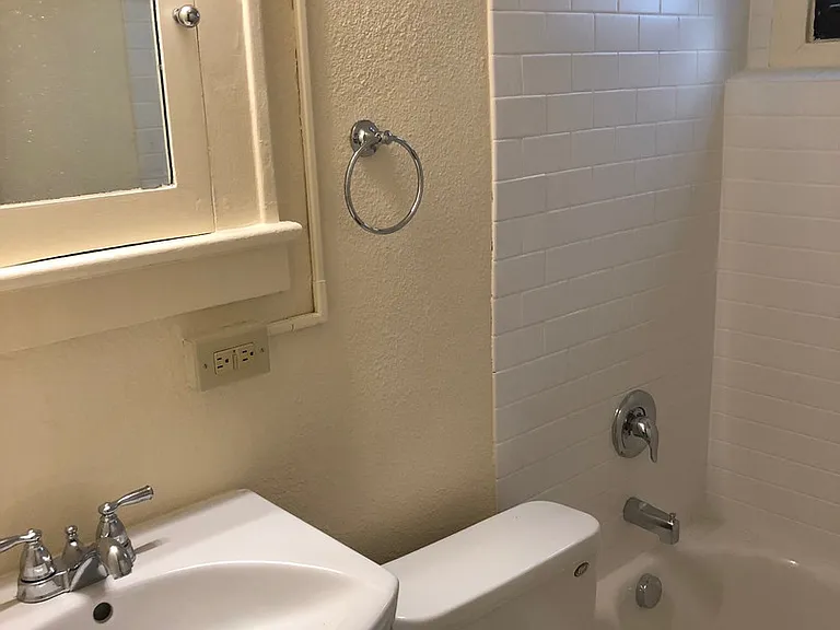 Arlington Apartments — Photo 10