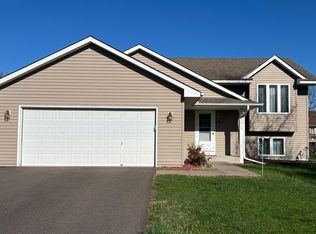 8060 Prairie Trl, Rockford, MN 55373
