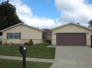 1690 Cape Breton Ct, Hoffman Estates, IL 60192