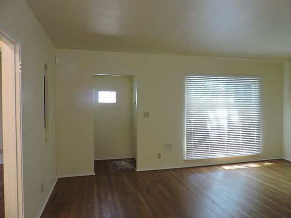 3rd image of 4435 D St