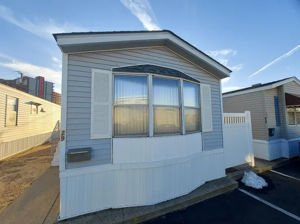 190 W 24th St, Bayonne, NJ 07002