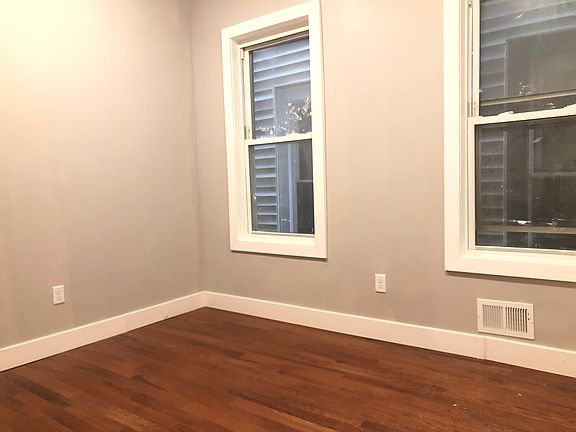 5th image of 35 Clendenny Ave #10E