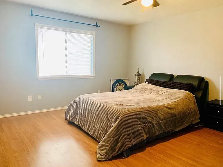 5661 Phelps St — Photo 1