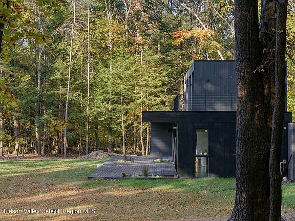 3rd image of 116 Mossy Hill Road