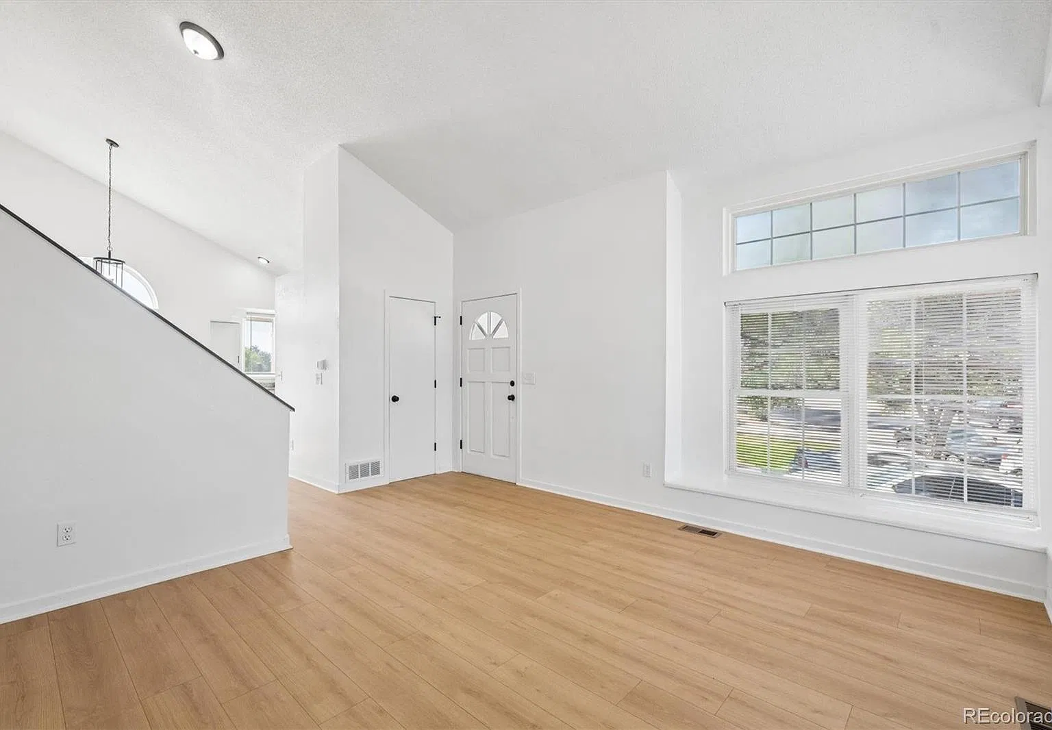 4 bed, 2.5 bath, 2131 sqft, $3,400 — Photo 3