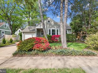 2760 Summerfield Rd, Falls Church, VA 22042
